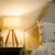 Tomons LED Nachttischlampe aus Holz, minimalistischer Stil geeignet für Schlafzimmer mit warmer, gemütlicher Atmosphäre, 4 W LED im Lieferumfang enthalten - 4