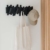 Umbra Sticks Garderobenhaken – Moderne und Platzsparende Garderobenleiste mit 5 Beweglichen Haken für Jacken, Mäntel, Schals, Handtaschen und Mehr, Schwarz - 3