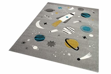 Merinos Kinderteppich Weltraum Lernteppich mit Raumschiff Sternen und Planeten in Grau Größe 120x170 cm - 3